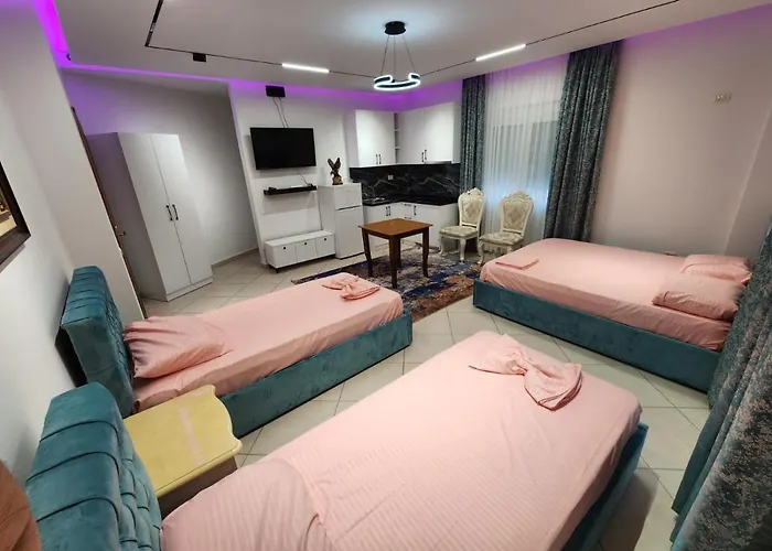 Class House * 地拉那